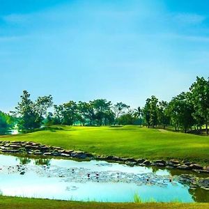 Lake View Hotel And Golf Club